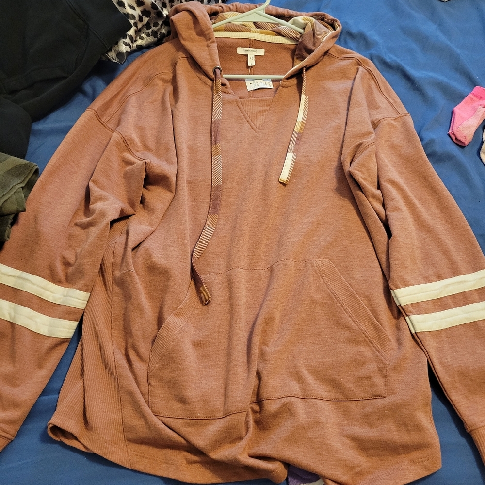 Women maurices sweater